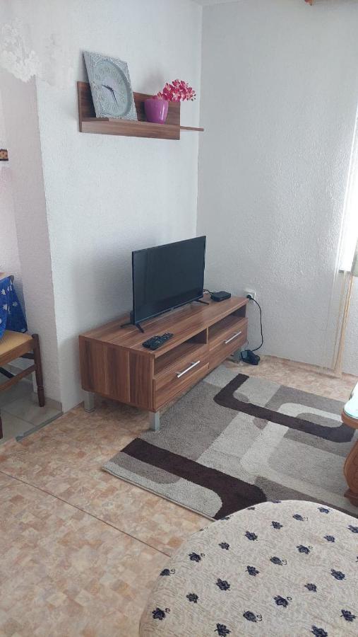 Apartman Mely Kulen Vakuf Dış mekan fotoğraf